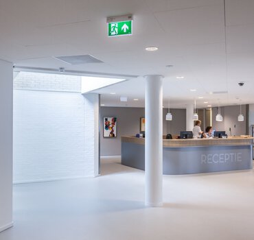 rp-referenz-niederlande-hertek-buero-gemeentehuis-meierijstad-innenaufnahme-empfang